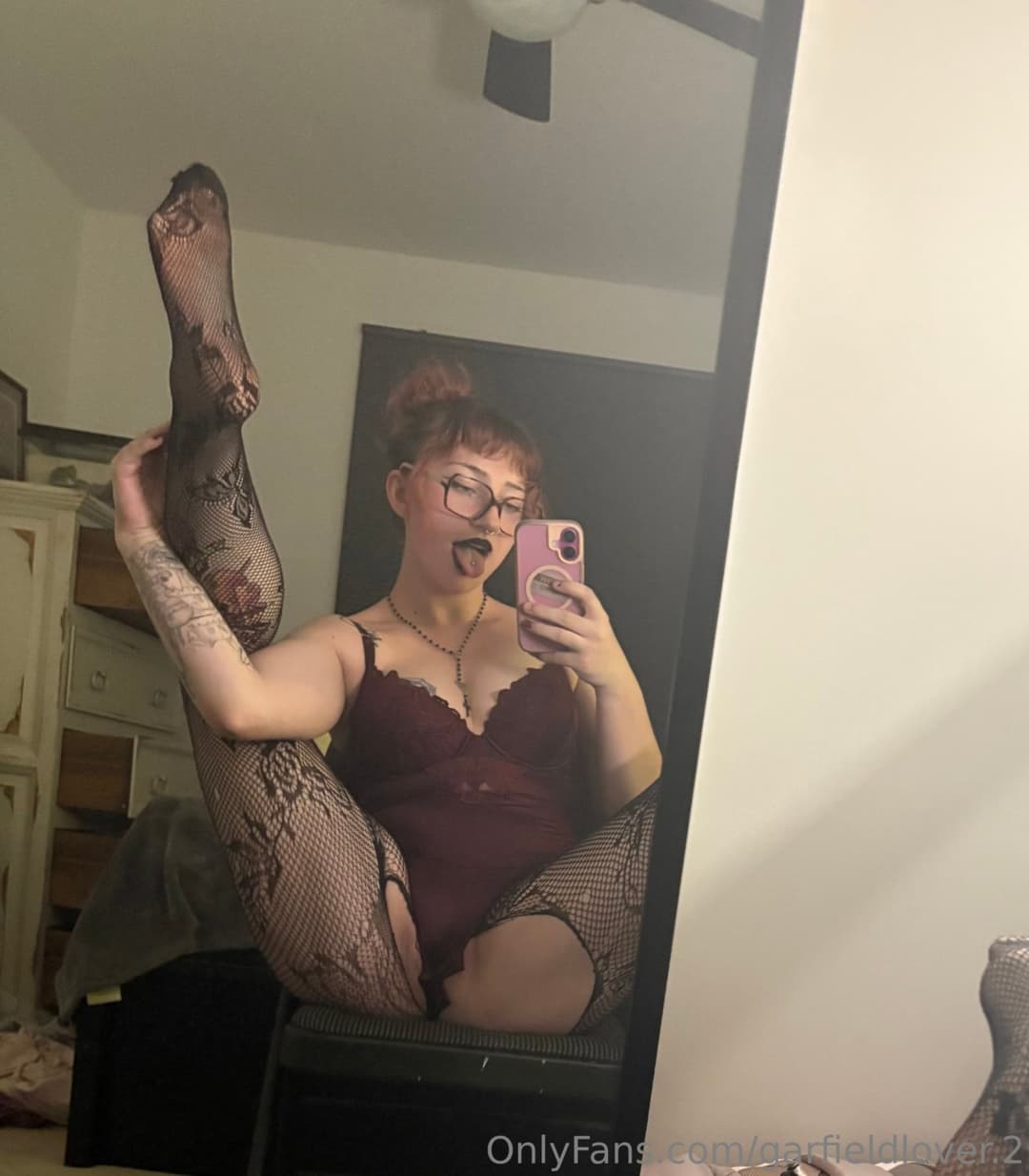 Linda perra culona gótica