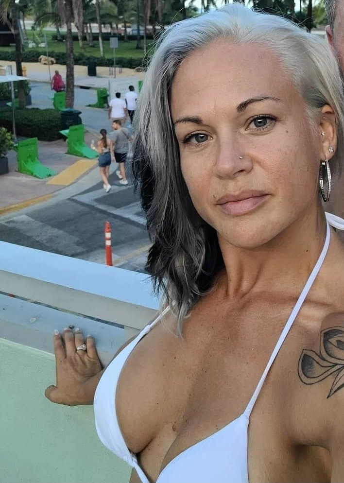 Message me on session to talk about my irls. Also add me to groups on session.