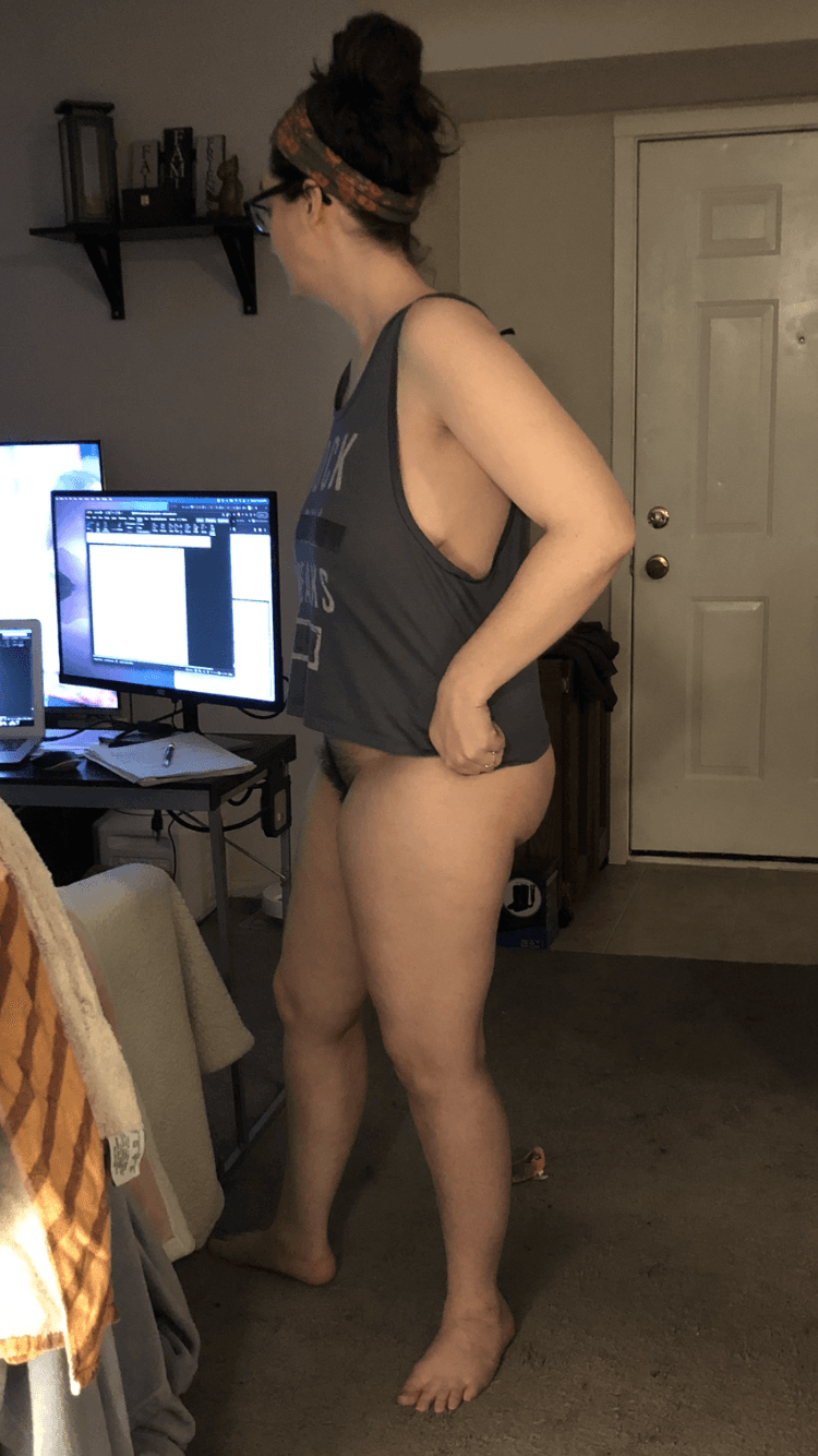 Amateur hotwife unprotected sex causes premature cumshot risky pullout