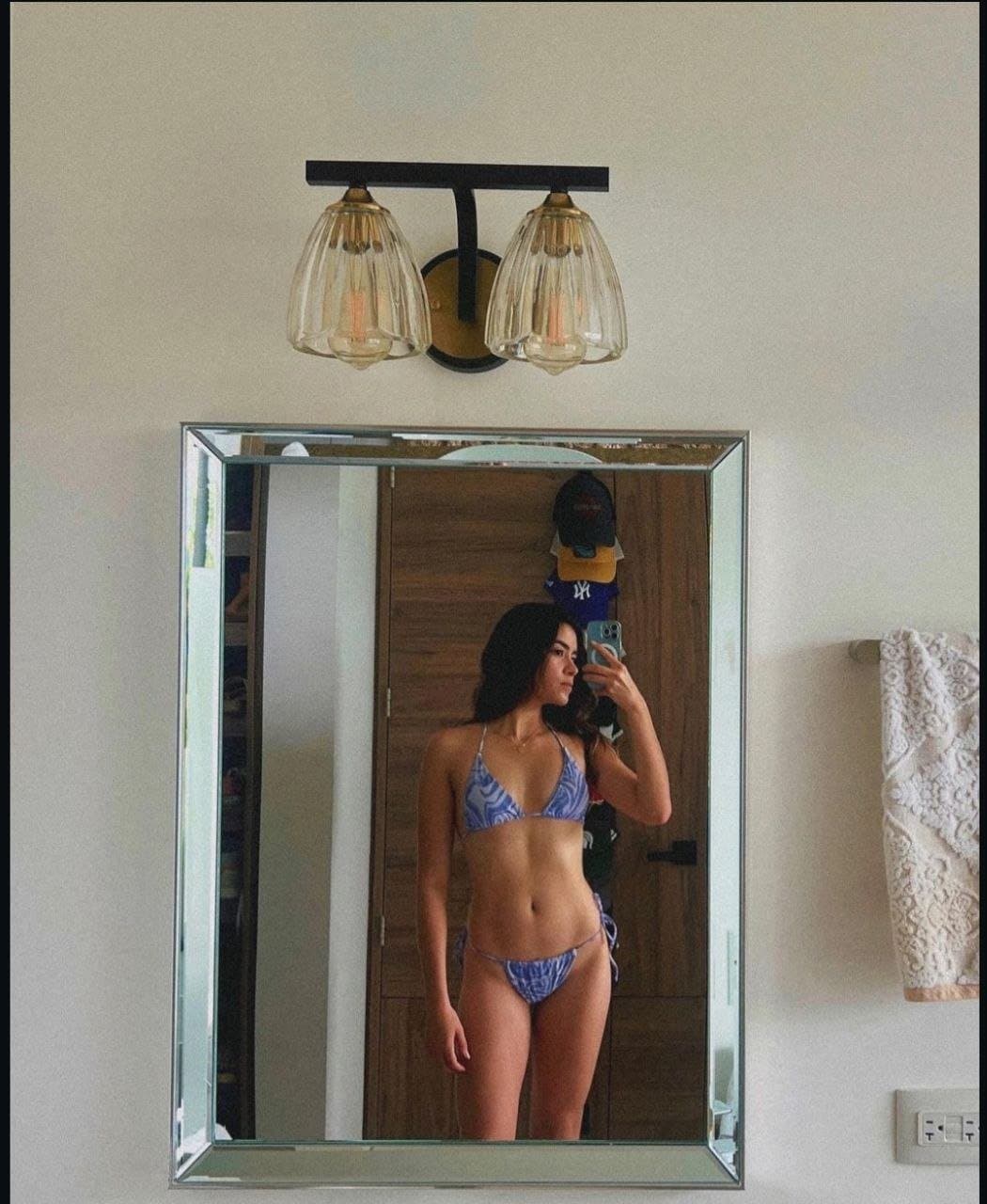 Puta exhibida por cornudo, está rica está zorrita