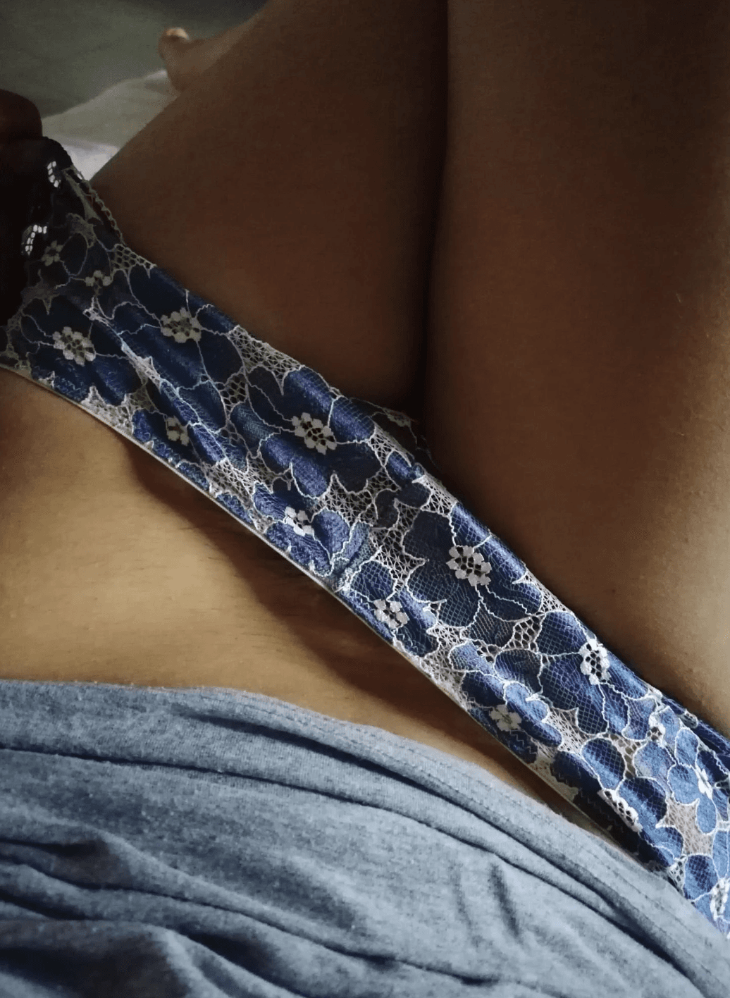 Click to view full size Cheating Foot Slut Anna