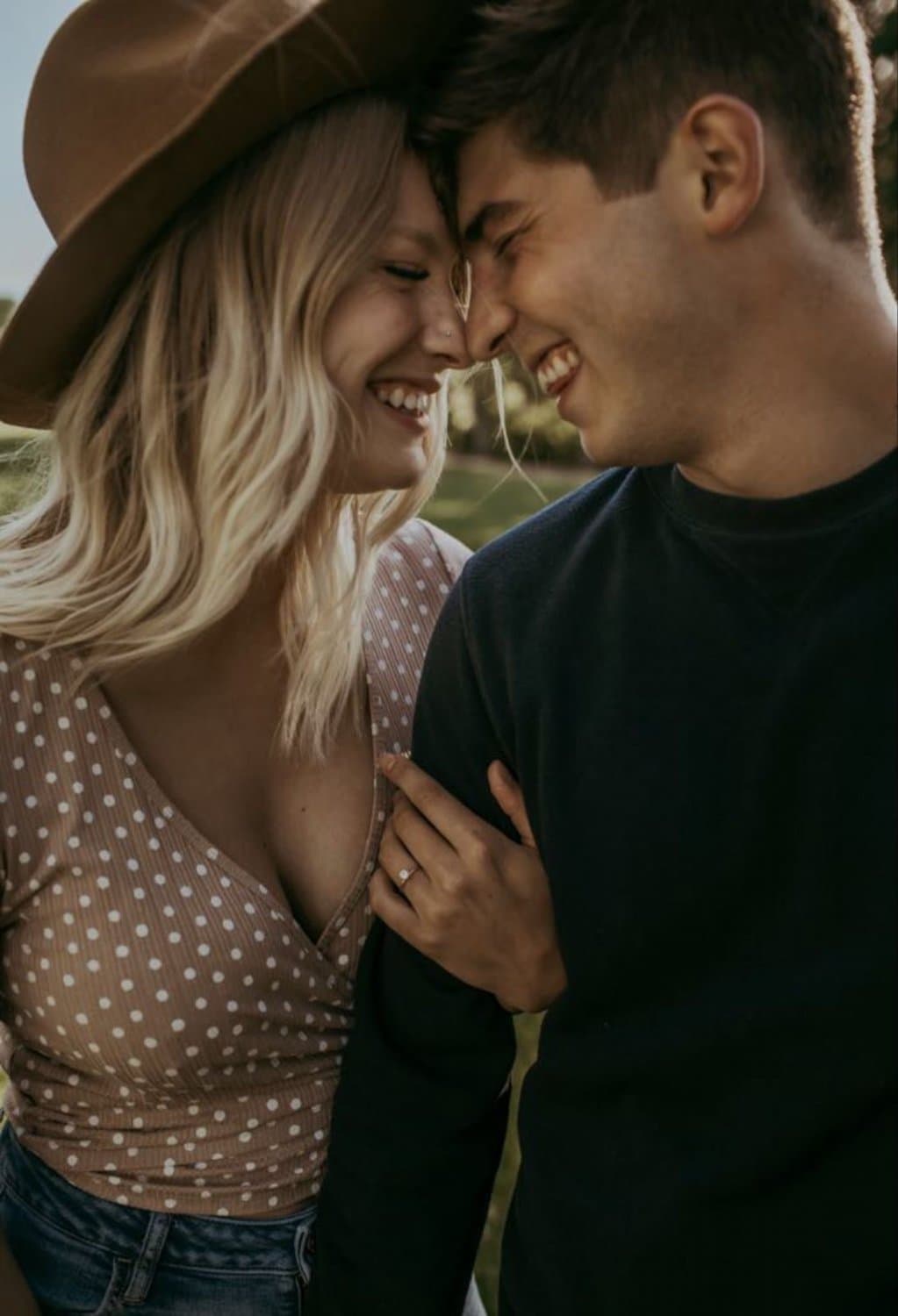 Brooklyn 27yo from Alberta Canada wants to be famous!!! Share and send her a message!!! My kik in bi