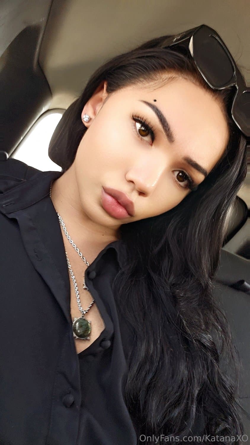 The tight ass on this tanned teen tgirl makes crazy noises - ts katana