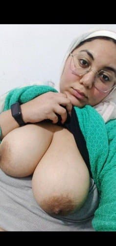 Arabian milf hijab ? ??