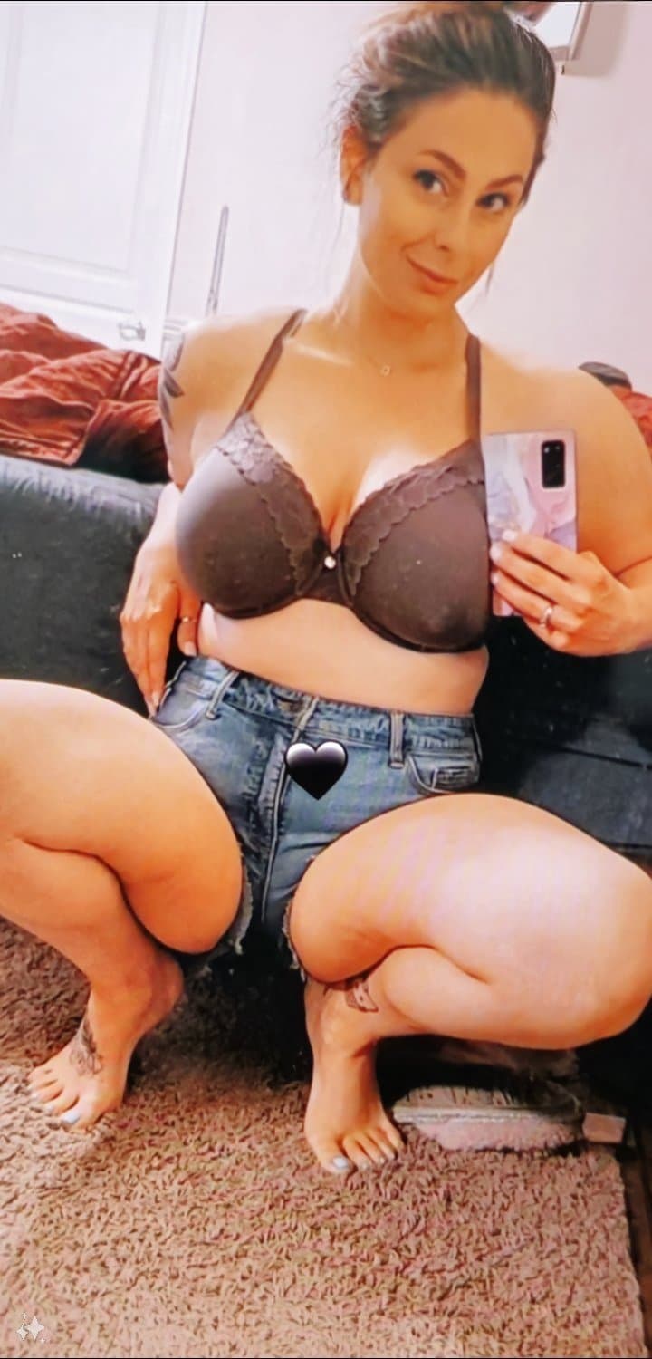 Click to view full size Thick Busty Brunette Slut