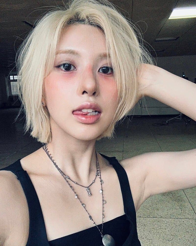 Bae from nmixx awaits his facial of the night