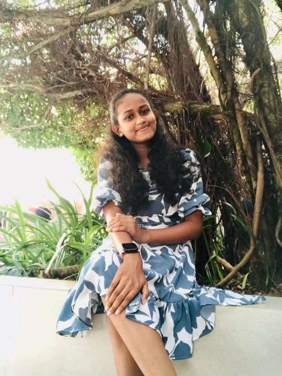 Sri lankan famous dancing girl nude & pussy