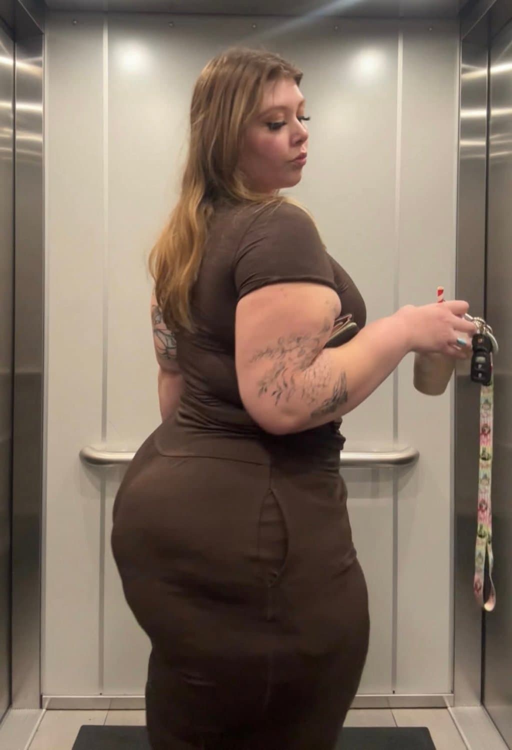 Click to view full size MASSIVE HUGE ASS SSBBW
