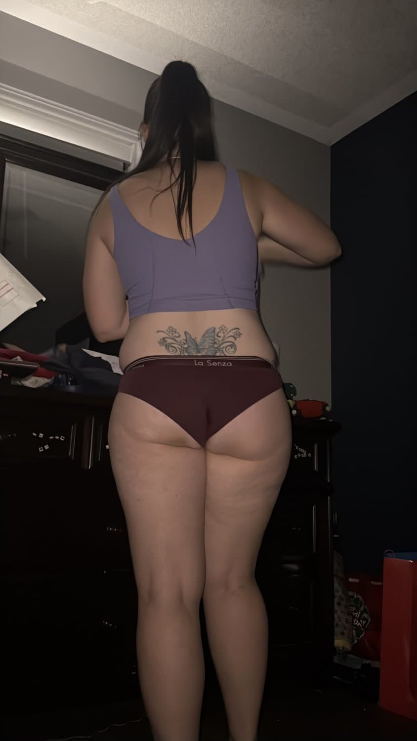 Tonight ! Getting dressed. Ass.