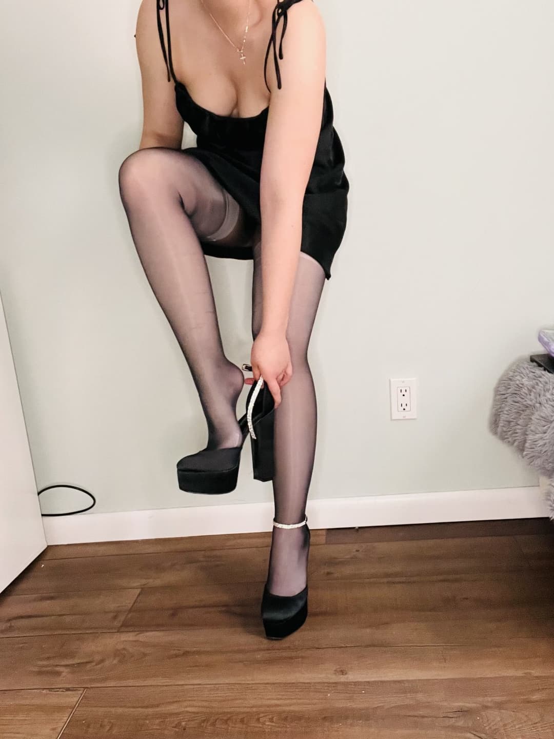 BBW In Pantyhose Masturbation