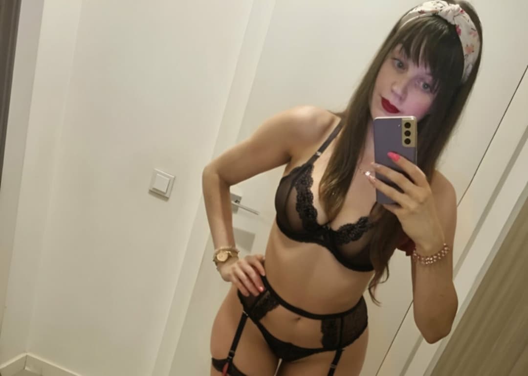 Click to view full size Gorgeous Wife