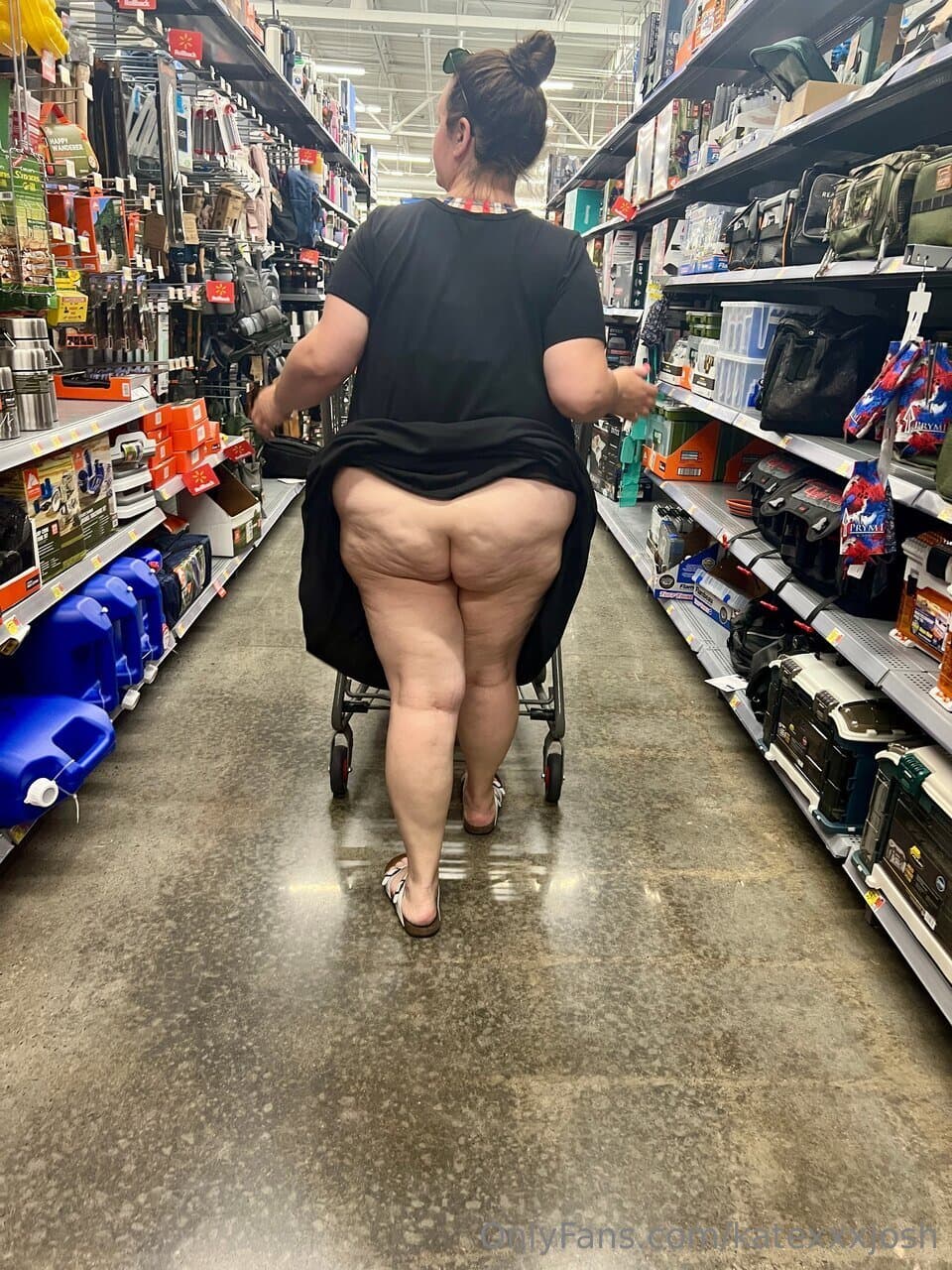 Horny Bbw wife show her skill for husband