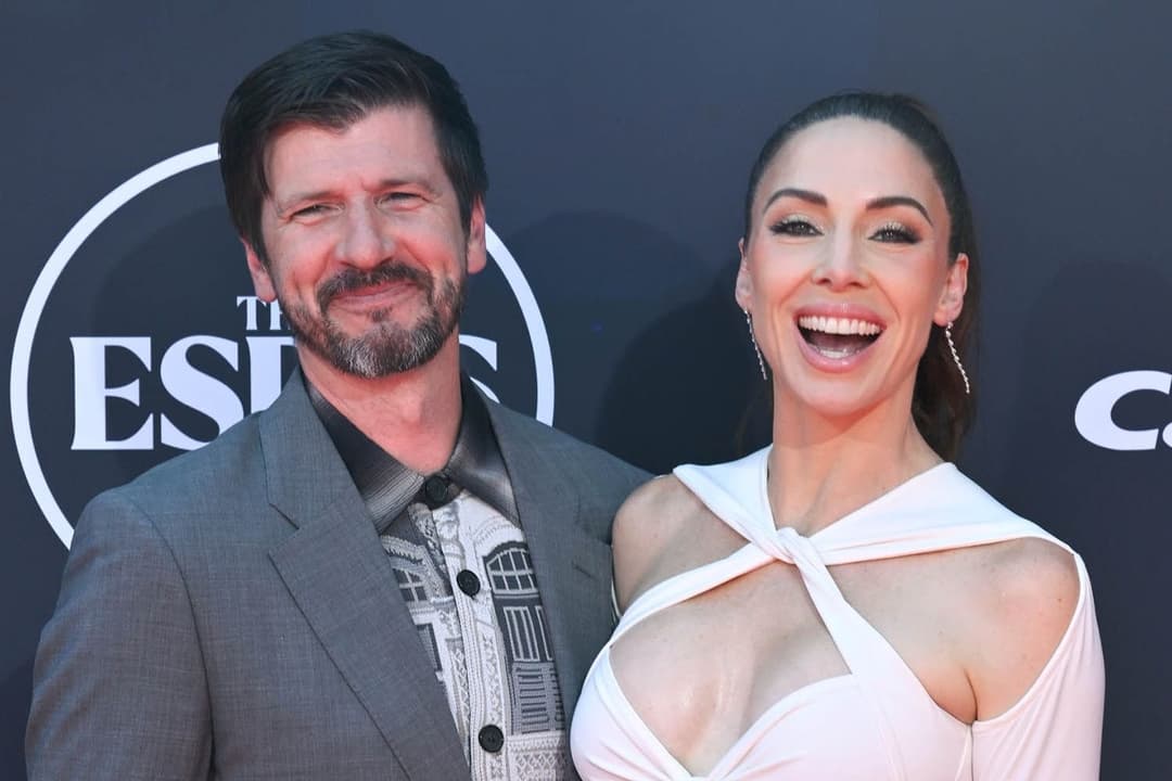 Whitney Cummings unfunny comedian slut hot face porn