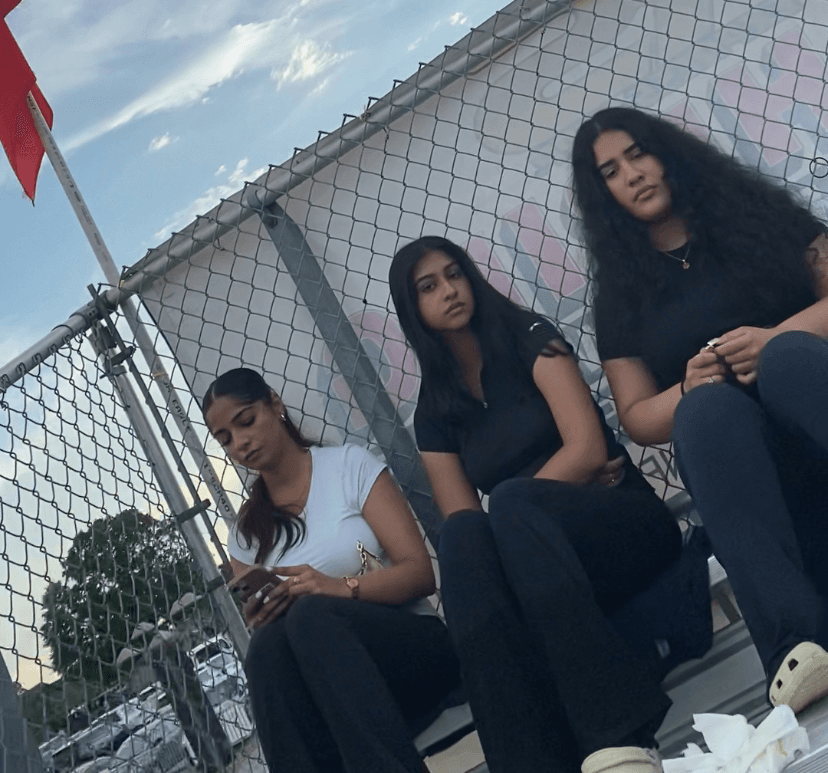 Saw these slut and couldnt resist to not take creep shots. choose a slut