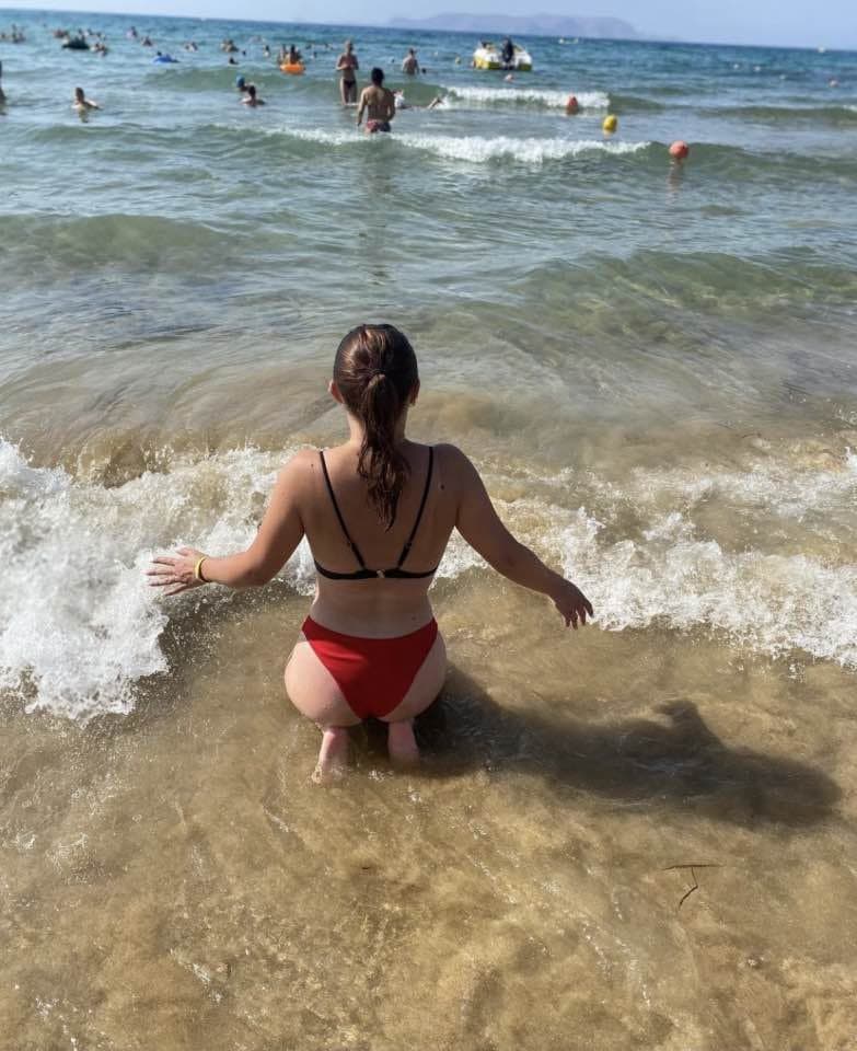 Click to view full size Cute German teens Lea and Lea