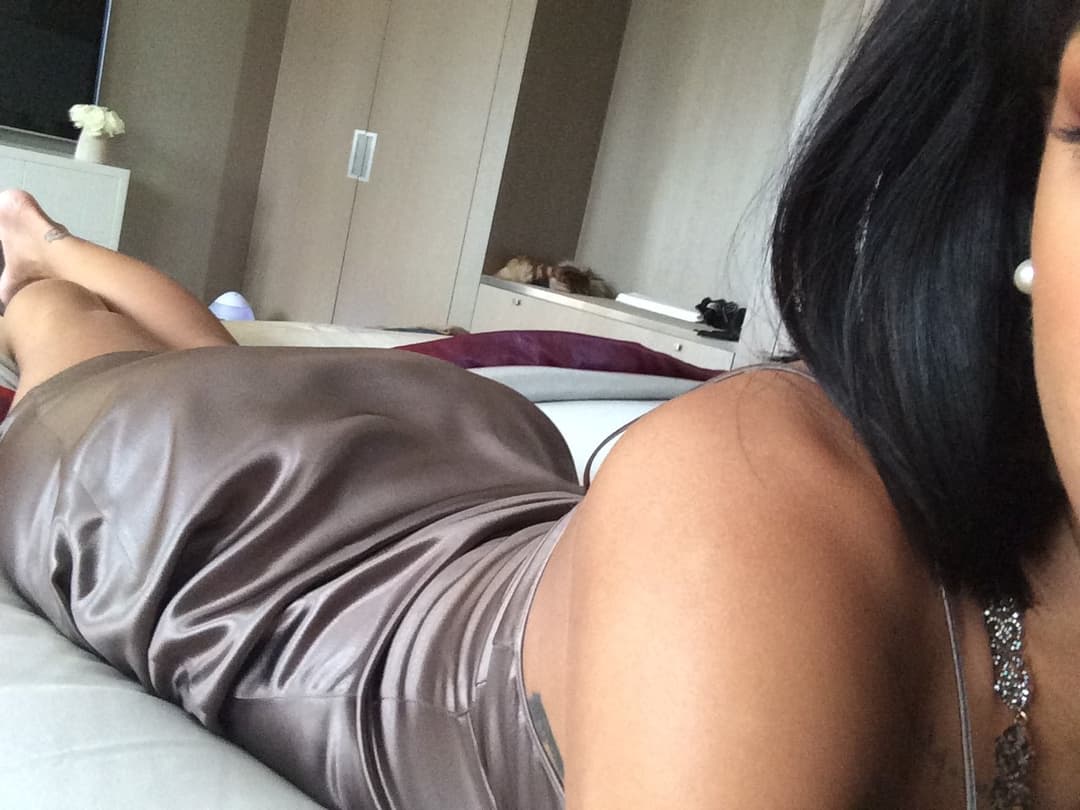 Rihanna - Celebrity Leaks