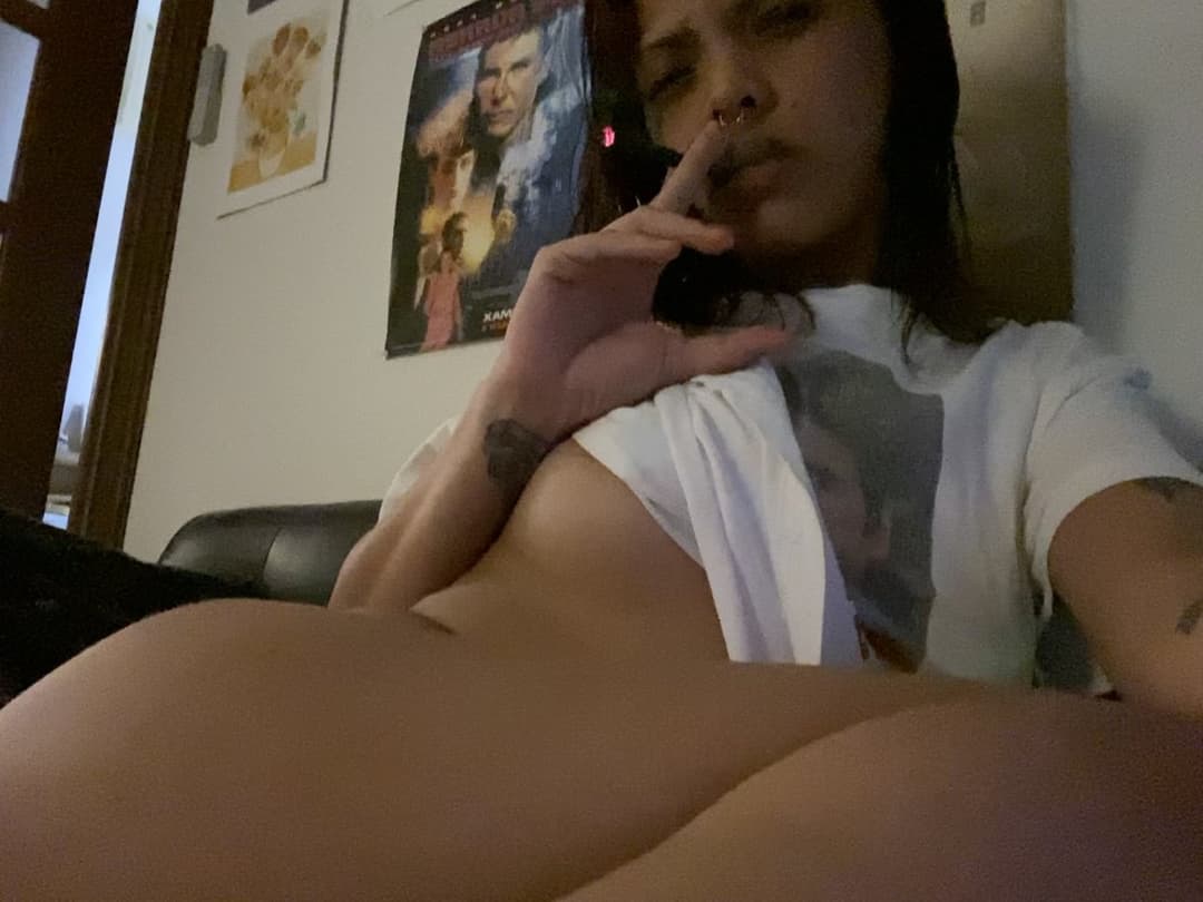 baddie lesbian (pierced nipples, tease, braless)