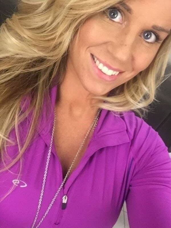 Curvy Floppy Tit MILF Kristen