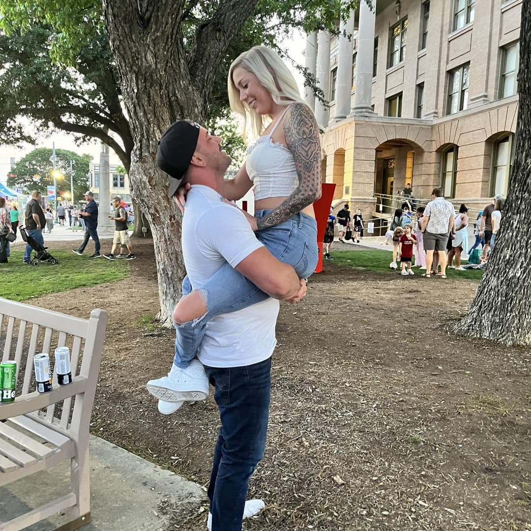 Disclosure #607: She loves the lifestyle