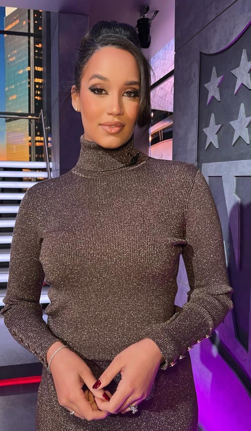 Click to view full size Black beauty Kimmi Chex is a sexy milf. This ebony goddess wants you to give her your nut