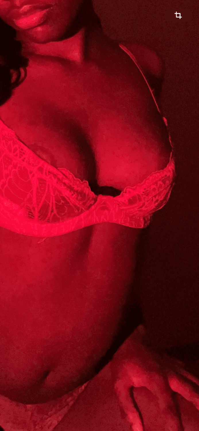 My ebony thot sends daddy everything