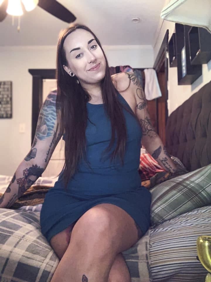Tattooed Petite Wife Spreads and Shows Off Anal Plug
