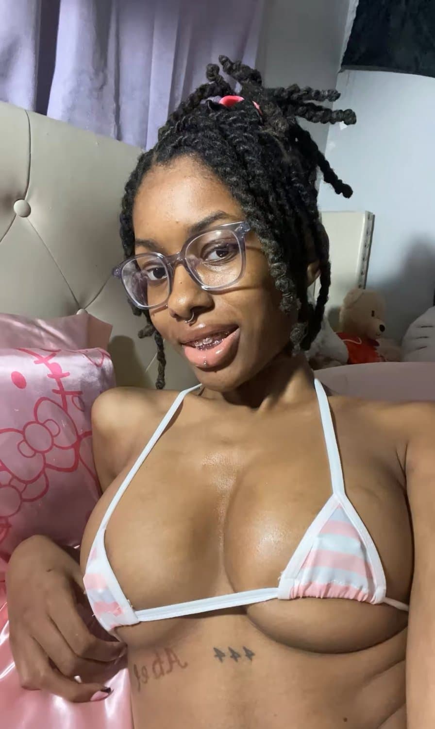 Ebony Dread head Thot With Crazy Body