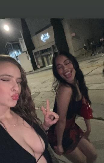 Click to view full size 24 year old Blonde Amy escort in Orange County ca