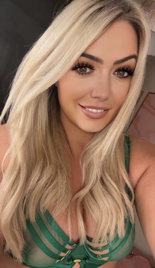 Hot milfs spicy pics leaked