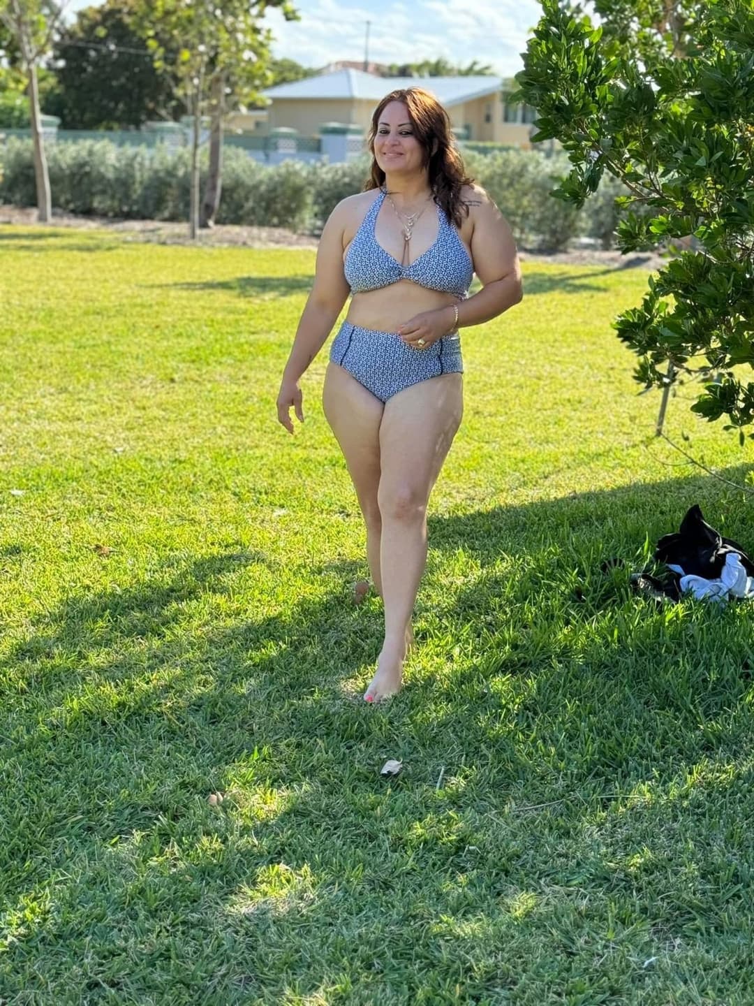 Sexy Latina milf with cute feet toes and big tits