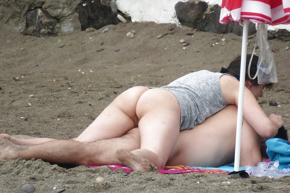 Bottomless Girls in Public 3