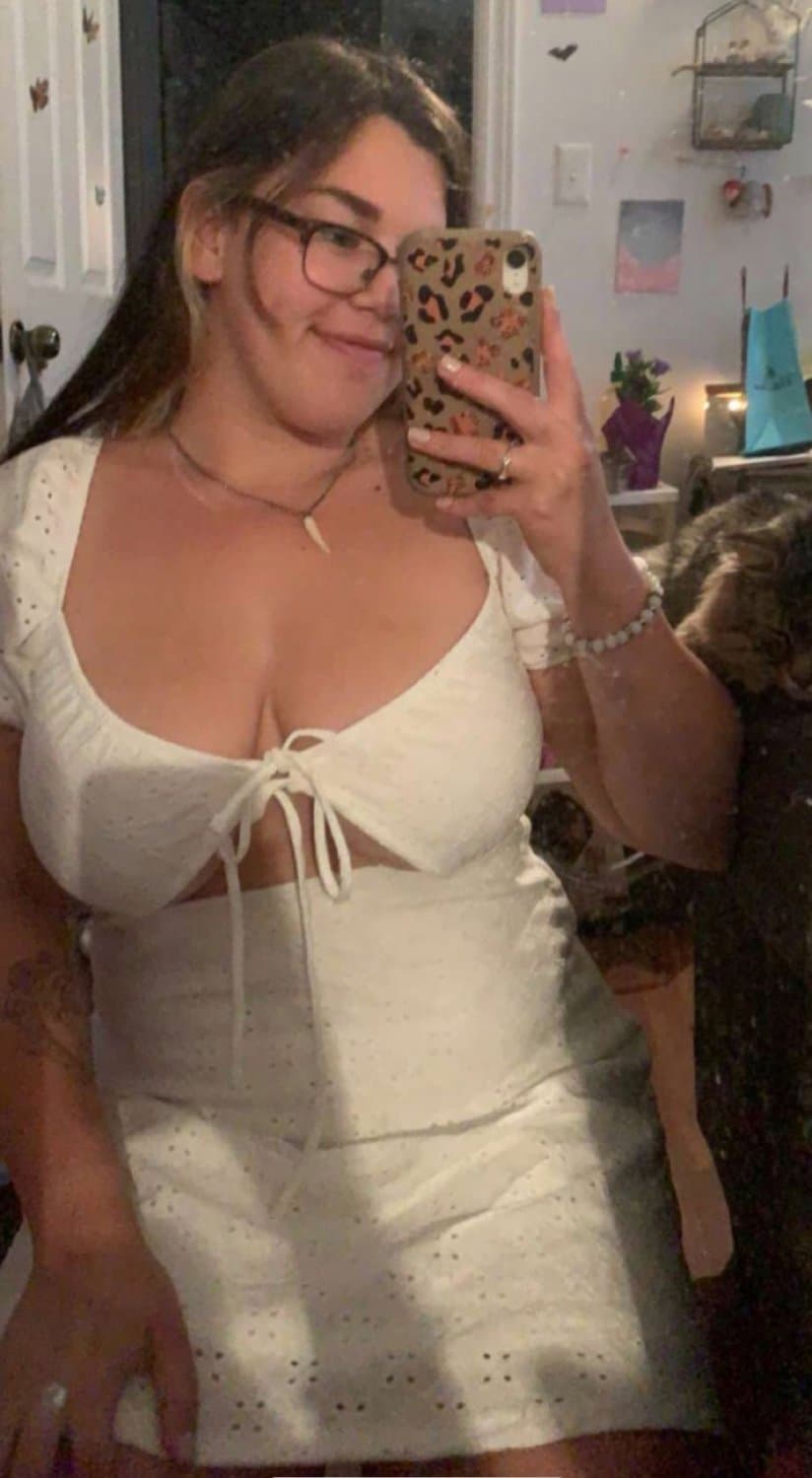 Do yall like the outfit I bought my ex to make her look like a whore?