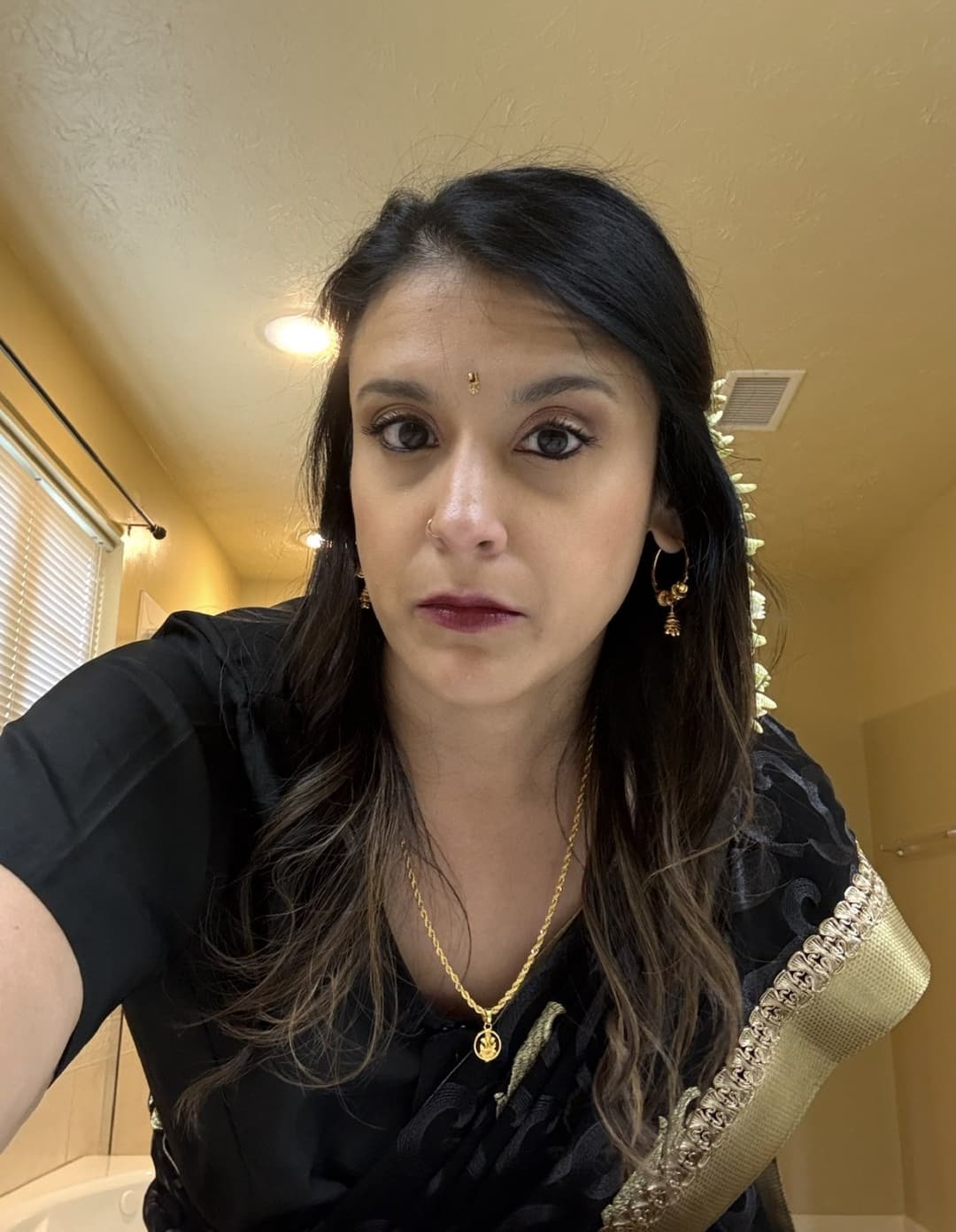 HORNY CHUBBY Indian desi TANKER NRI MILF LIKE SUCKING BWC DEEPTHROAT BLOWJOB IN CAR