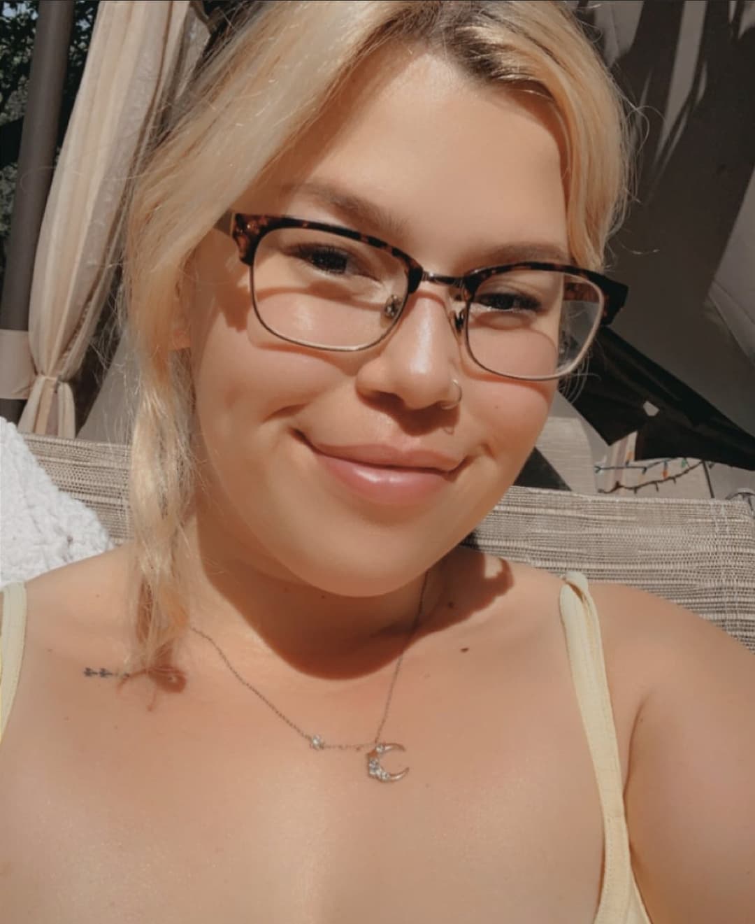 Had to post my fat fucking fat ex for Wagon Wednesday. Look at the rolls on this fat cow