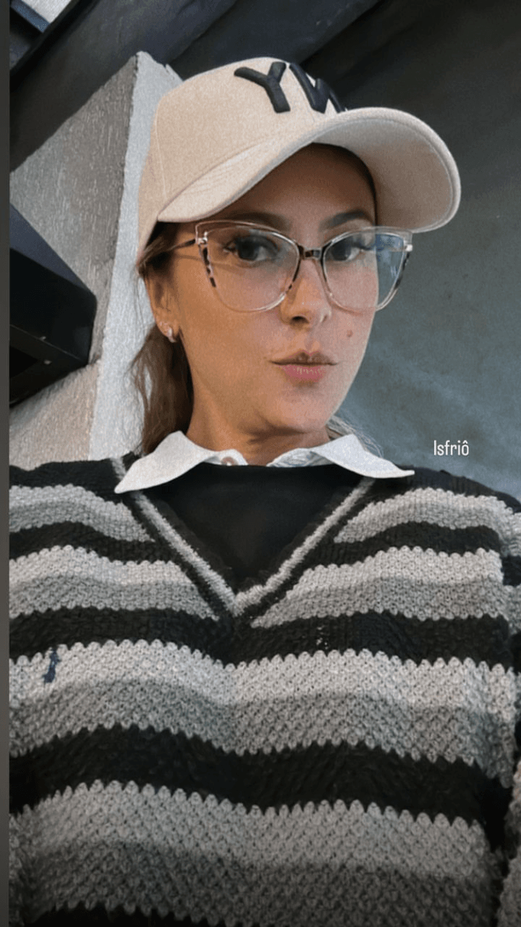 Click to view full size Comendo o cuzinho da casada no banheiro todos vídeos completos da Carol Souza no vazou vazado amador