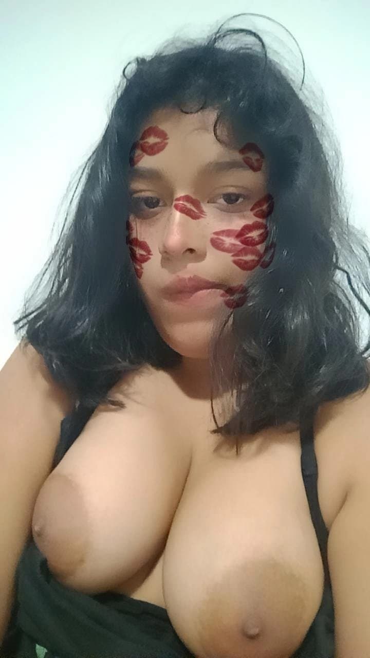 Between my tits I can masturbate you while I suck your cock ?❤️?