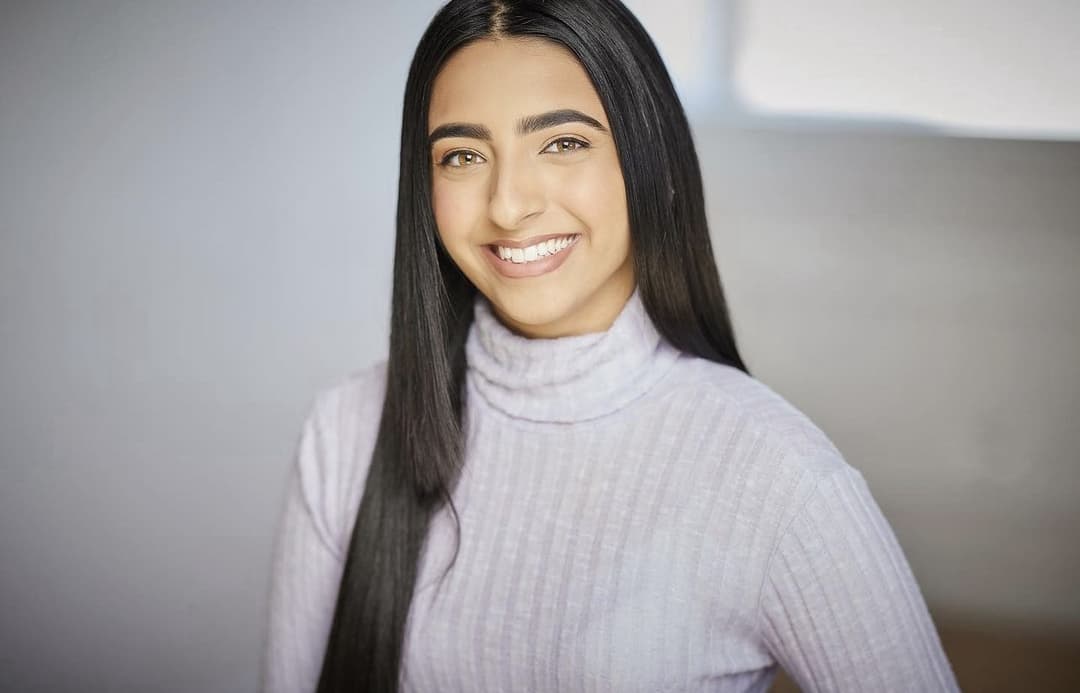 Cheating fit indian girlfriend gets pussy pounded first time bbc