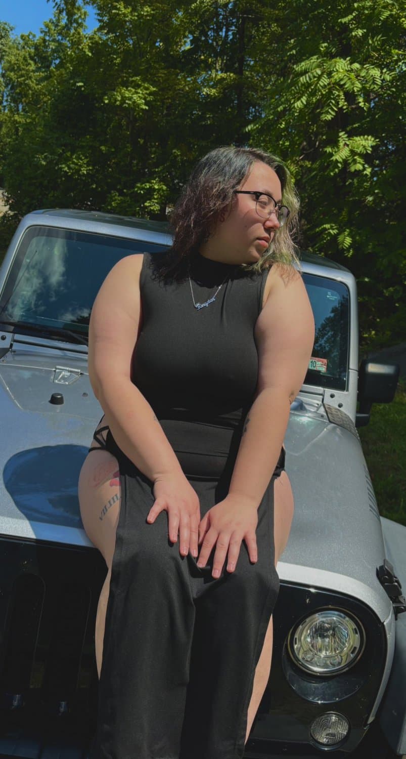 PAWG Gorda no jeep novo, mamando negão funcionário; PAWG cumshot bbw suck cock big ass