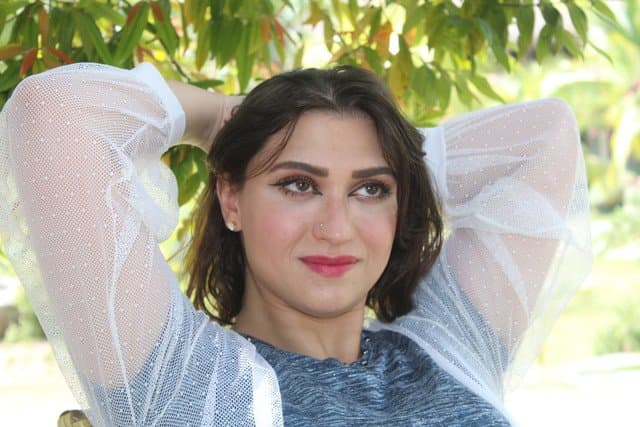 Beautiful and attractive Iraqi wife7771