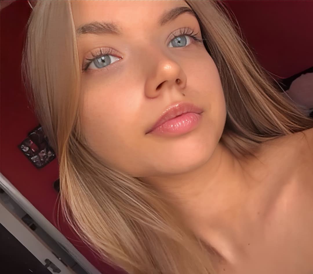 [kik] shsjebbd I wanna watch my slut gf get pounded hard while I jerk my cock watching her take it