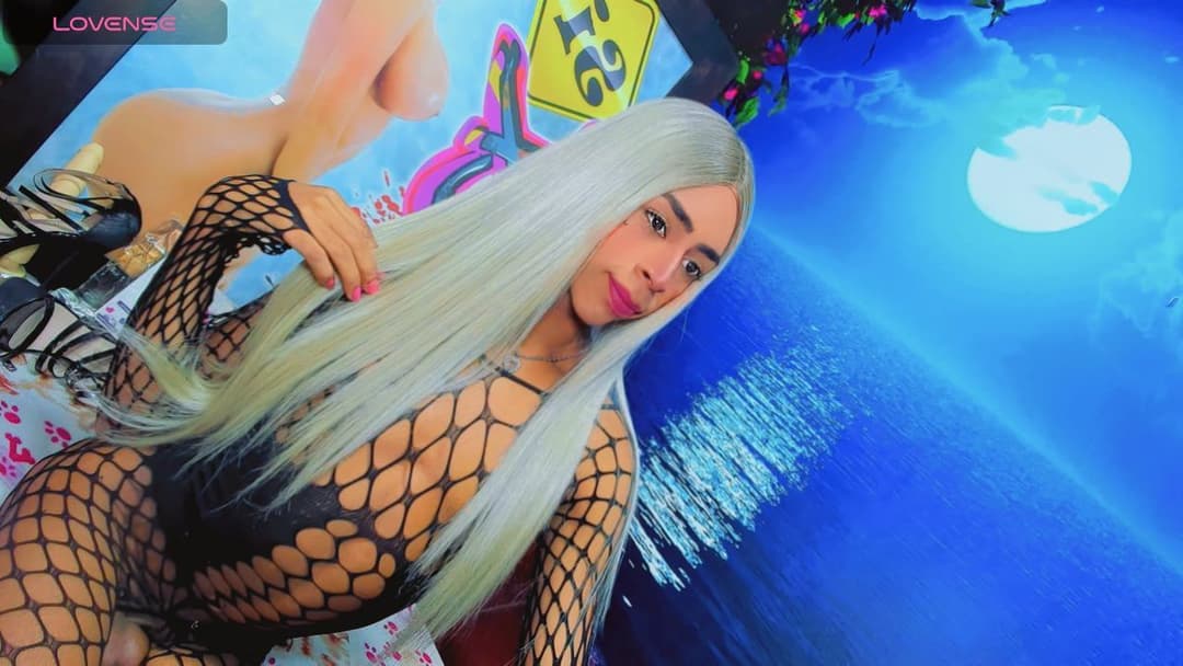 Candy Bigcock Sexy SHEMALE