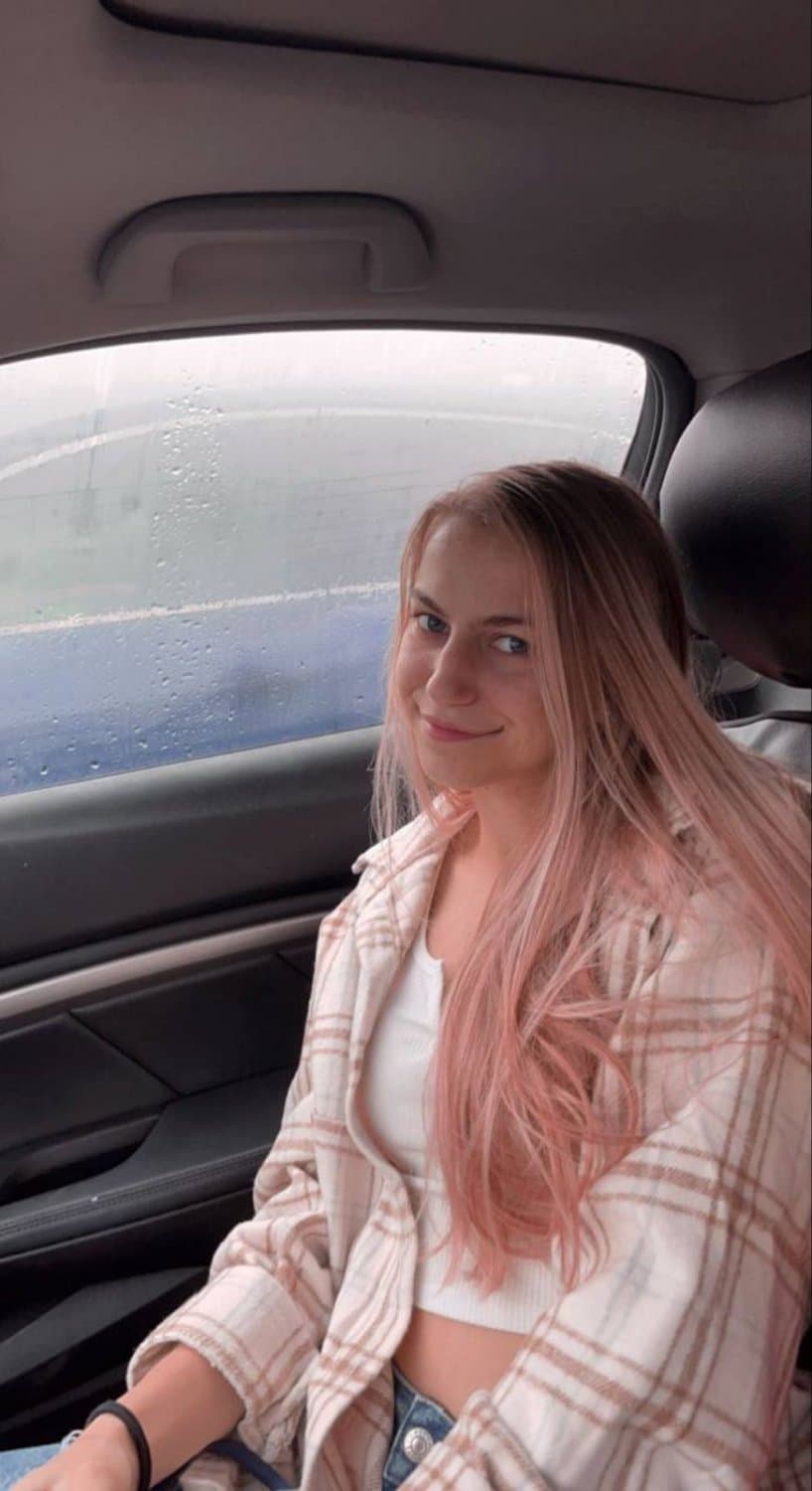 Kelsey 20 submitted slut