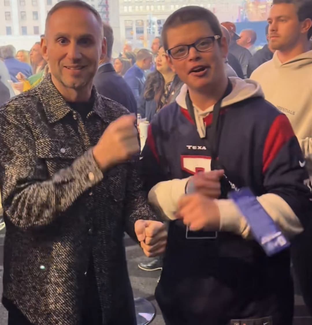 Makeup Cumshot Monday ? Pt 26 MEGA JIZZ