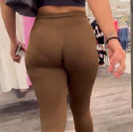BIG ASS IN LEGGINGS IN CLOTH SHOP