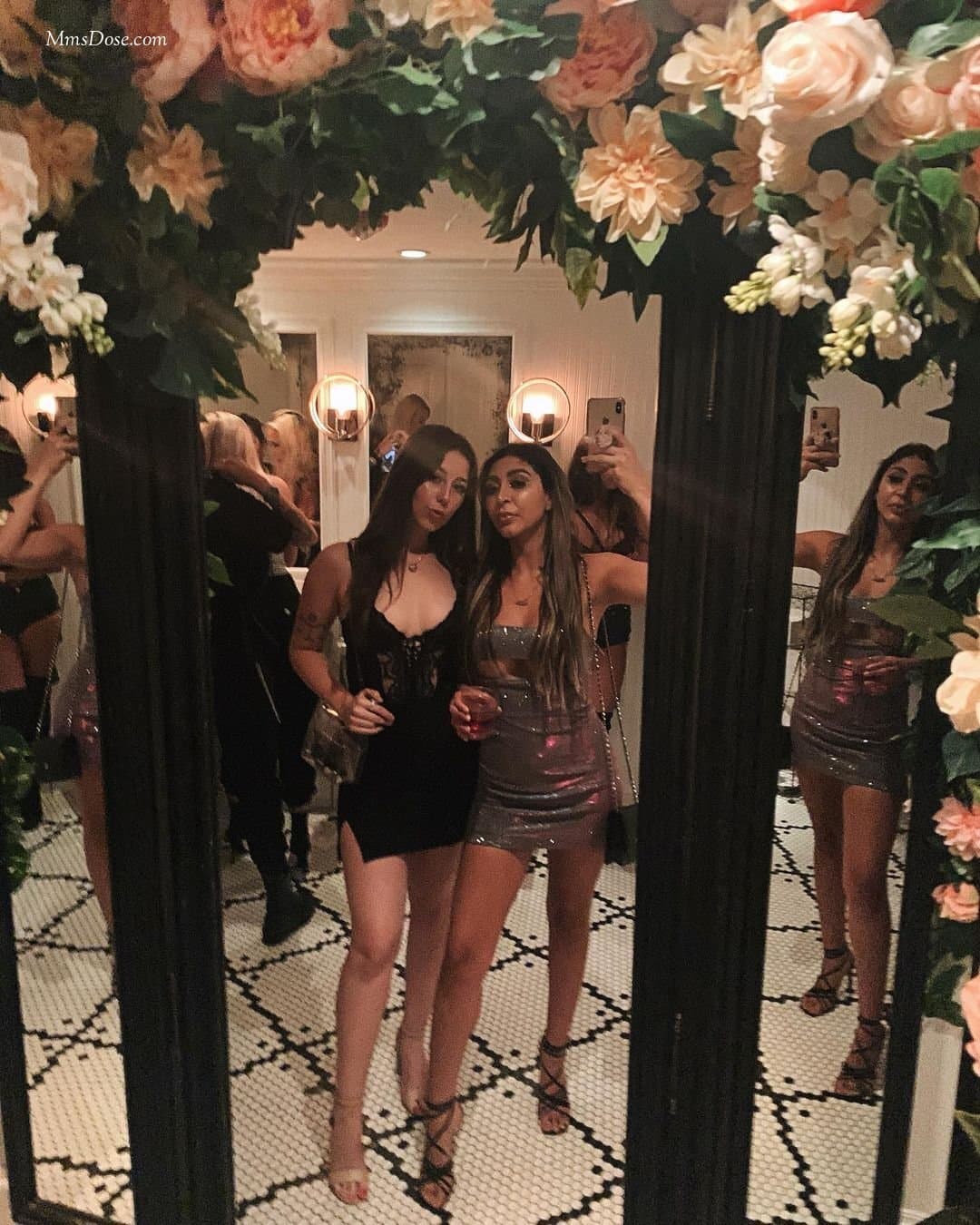 Extremely Hot Sexy Posh Indian Girl Sucking Huge BBC Hookup and Showing Her Perfect Nude Body