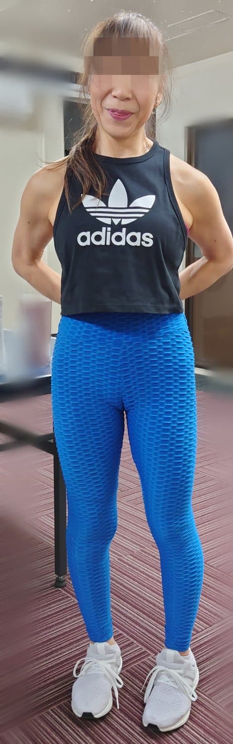 Japanese　mature woman　leggings