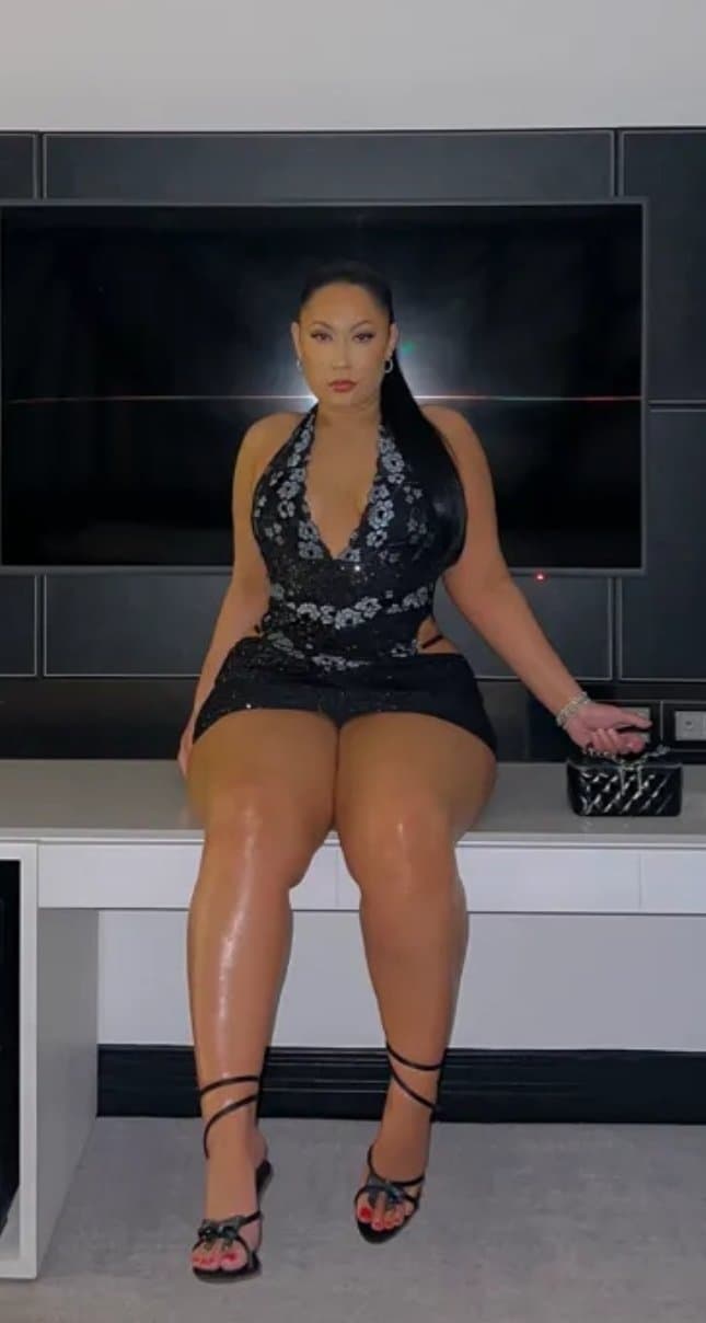 Click to view full size She goes by the name of Lollie on snap chat does anyone have anything of her? Thick Amazon Latina