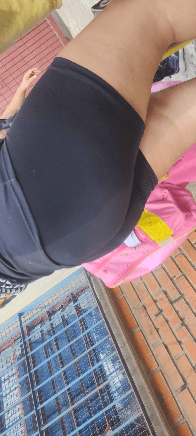 Blonde big ass + Nice ass close + Young Ebony hot ?