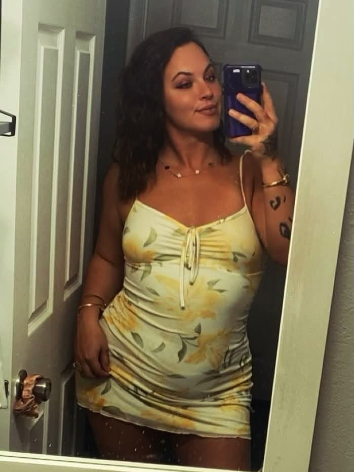 Little sis has a slutty older sis role model