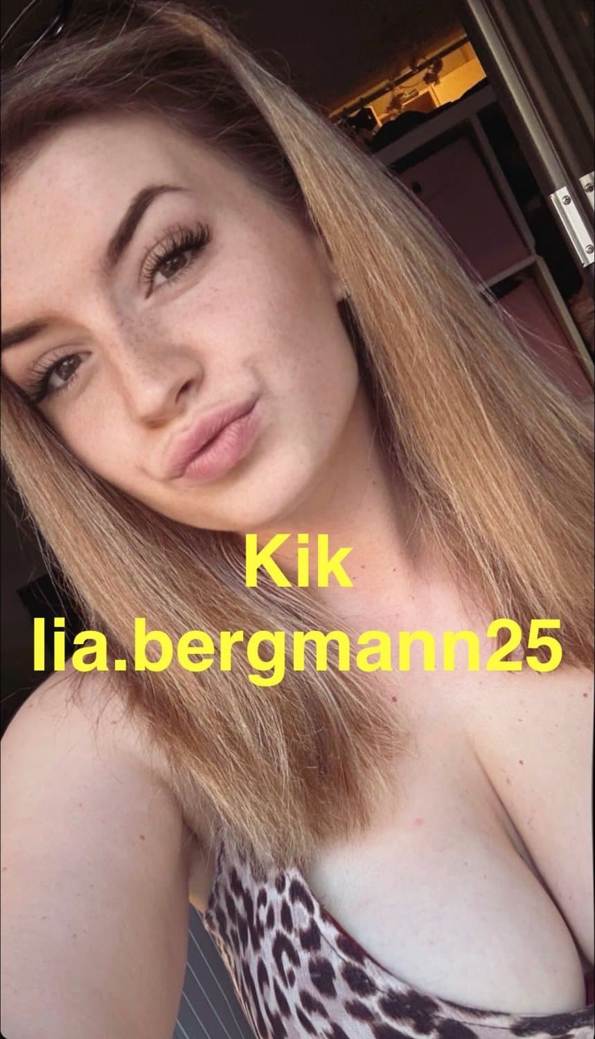 Lia, German hobby anal whore, 24yo, always horny. message the whore on kik